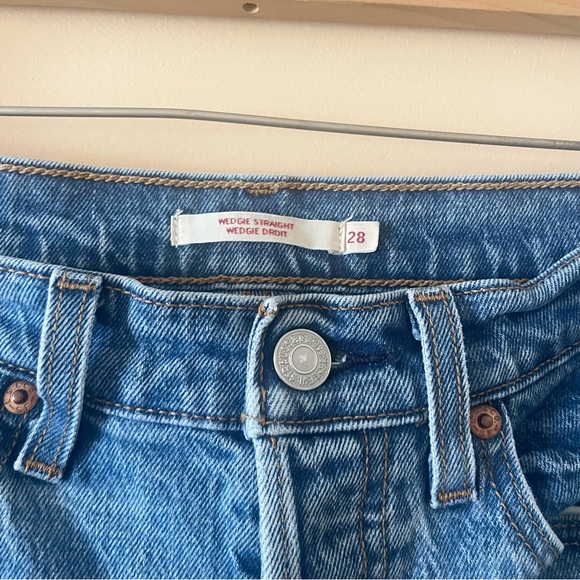 Levi's Women's Light Blue Straight Leg Jeans - Picture 4 of 8